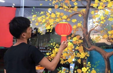 Có thể lau chùi kính sau khi vẽ cửa kính trang trí tết không?