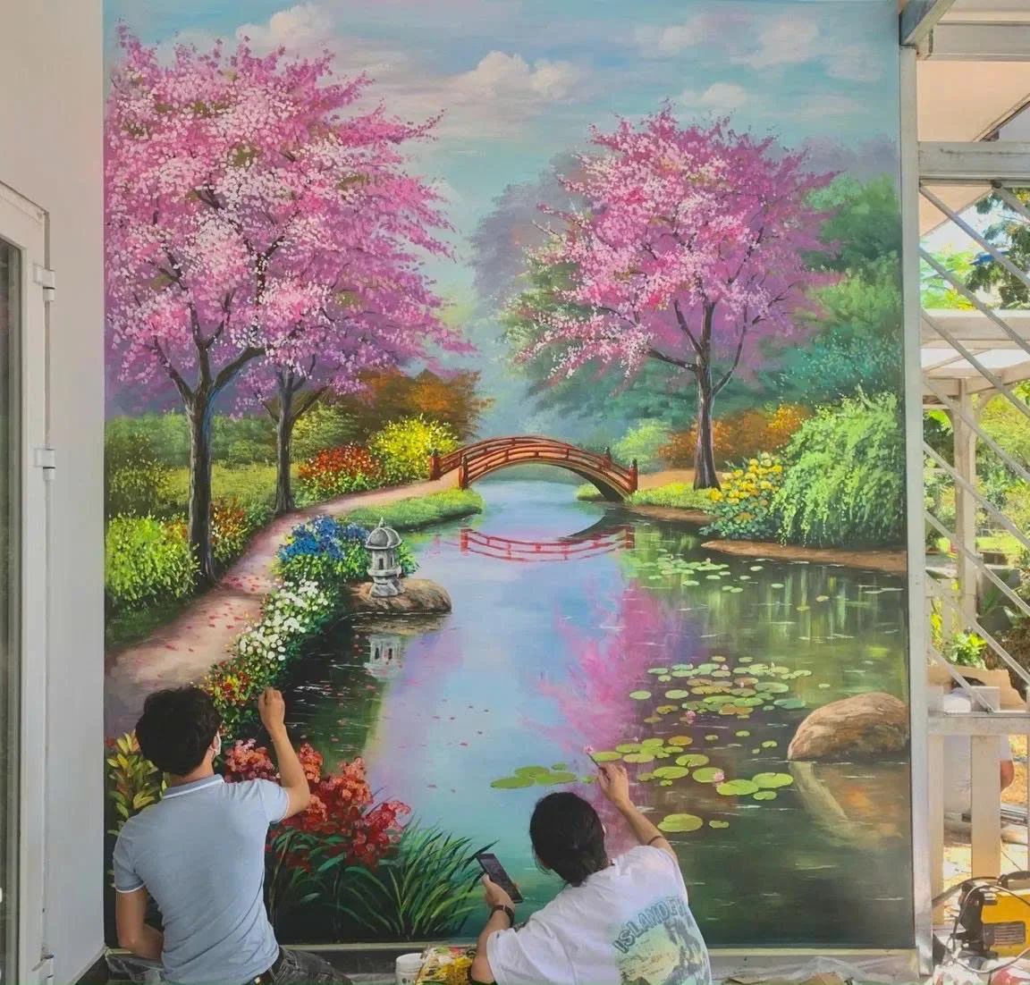 Vẽ tranh tường sân vườn